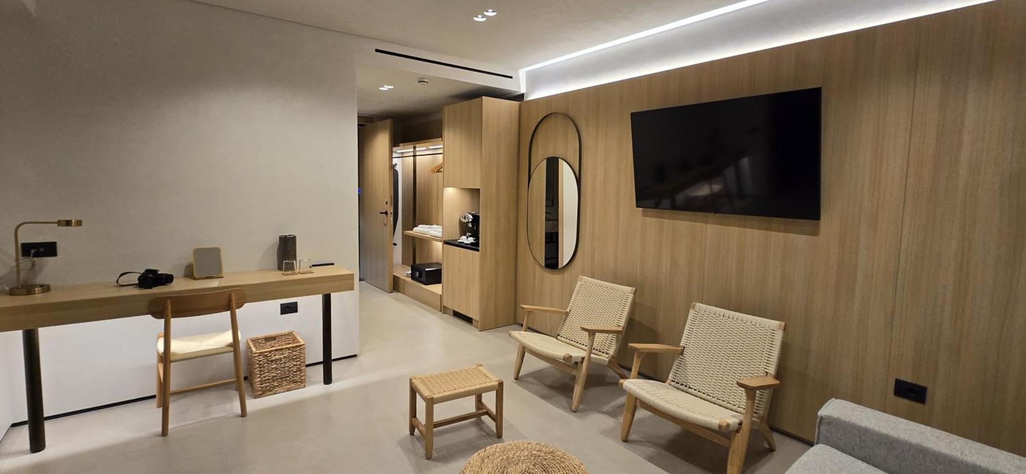 Lion Gate Hotel Sarande Bagian luar foto