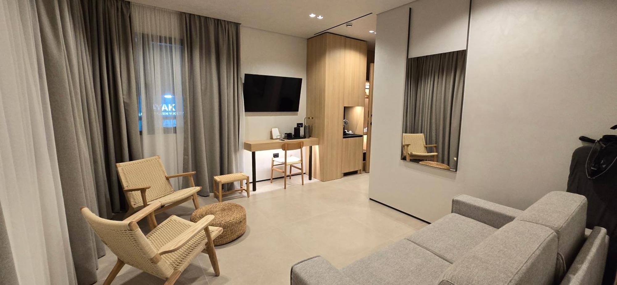 Lion Gate Hotel Sarande Bagian luar foto