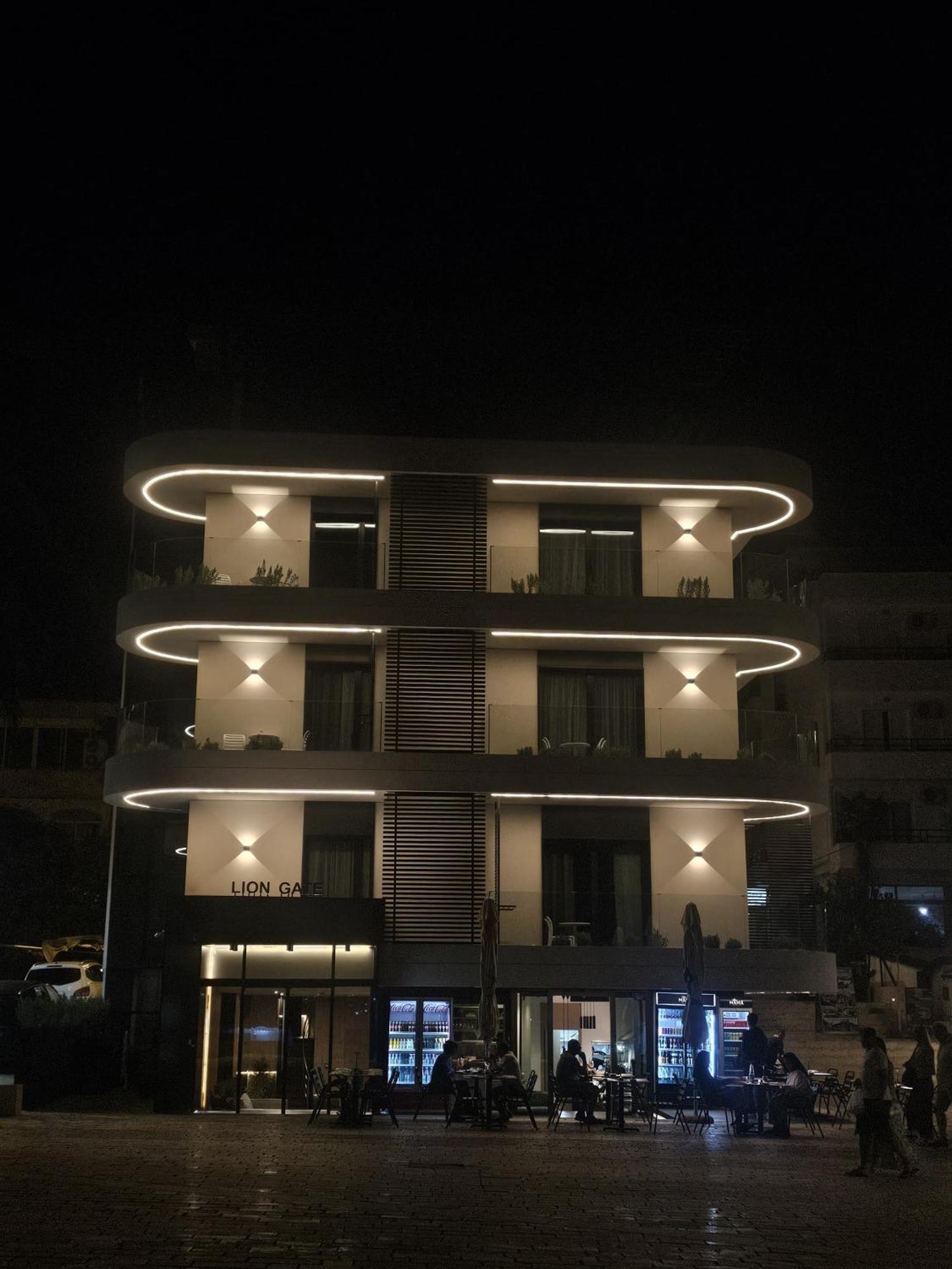 Lion Gate Hotel Sarande Bagian luar foto